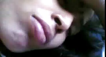 sex đuôi mèo Người châu á cố gắng quan hệ tình dục với damvler đàn ông da đen.